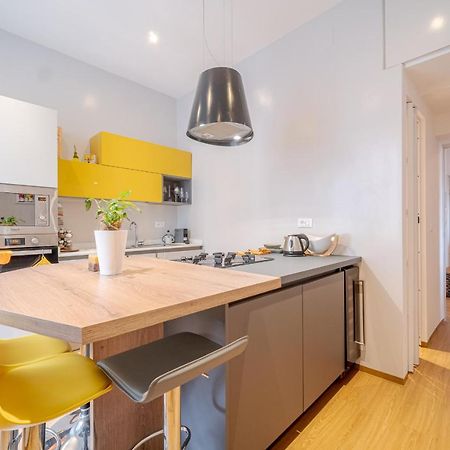 Bright Apartment A Few Steps From Via Garibaldi Janov Exteriér fotografie