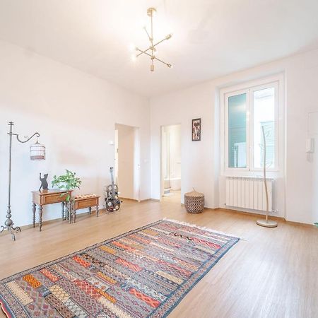 Bright Apartment A Few Steps From Via Garibaldi Janov Exteriér fotografie