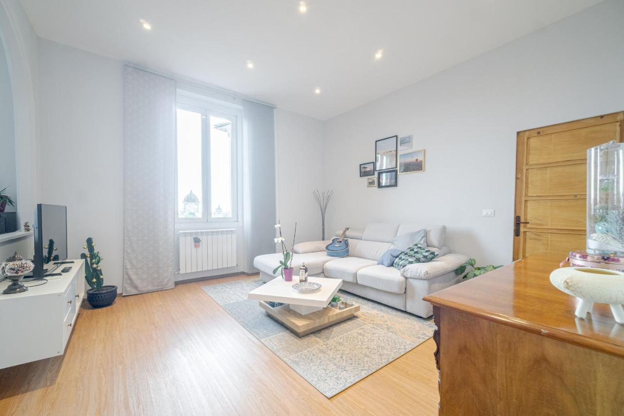 Bright Apartment A Few Steps From Via Garibaldi Janov Exteriér fotografie