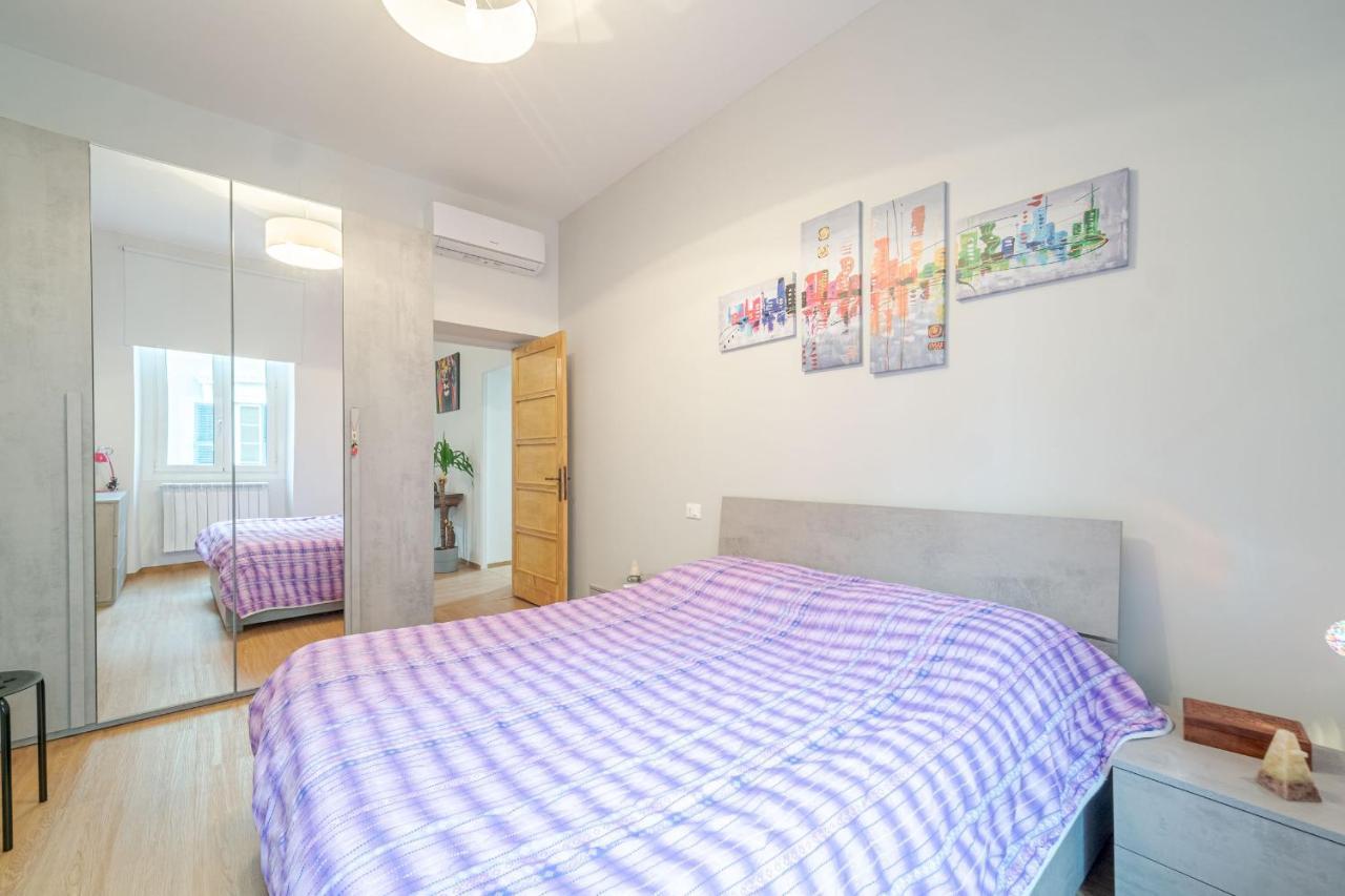 Bright Apartment A Few Steps From Via Garibaldi Janov Exteriér fotografie