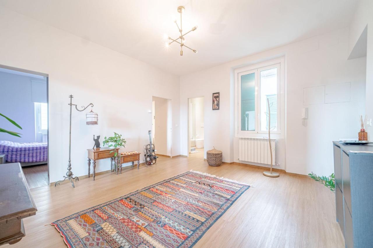 Bright Apartment A Few Steps From Via Garibaldi Janov Exteriér fotografie