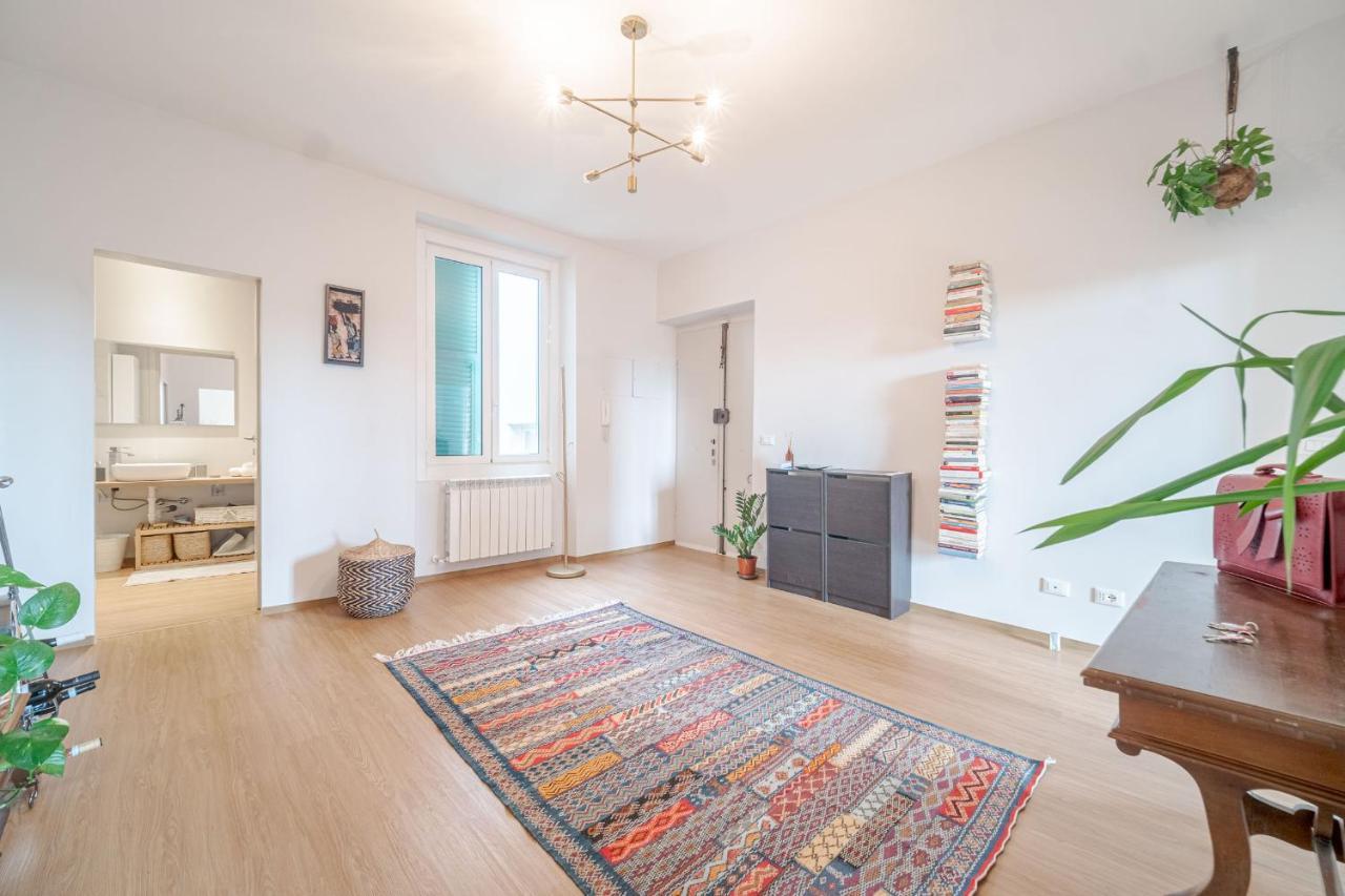 Bright Apartment A Few Steps From Via Garibaldi Janov Exteriér fotografie