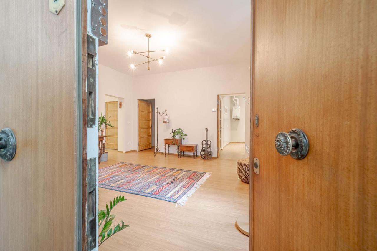 Bright Apartment A Few Steps From Via Garibaldi Janov Exteriér fotografie